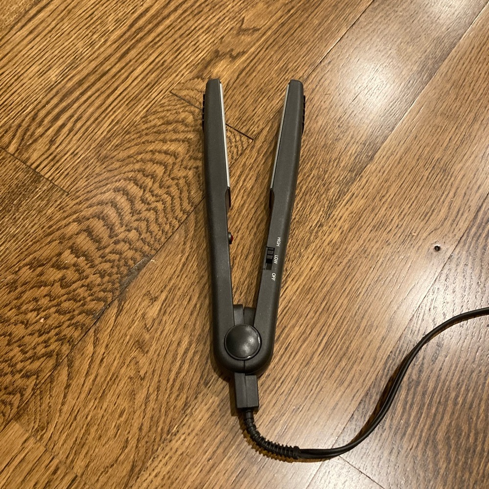 Mini revlon hair straightener